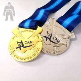Цвет серебра золота финиша баскетбола детей спорт покрытый медалями розовый доступный