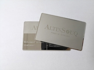 Подгонянная поверхность зеркала металла выгравированная логотипом персонализированная визитными карточками