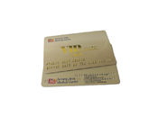 Подгоняйте кредитную карту золота номера карты Пвк печатания выбитую именем